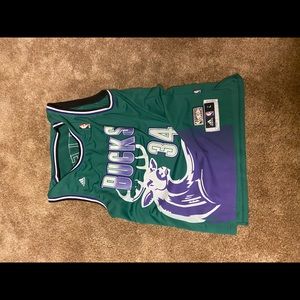 Men’s L Vintage Milwaukee Bucks Ray Allen Jersey
